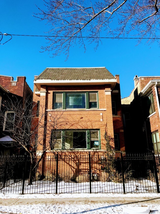 Building Photo - 4730 N Albany Ave