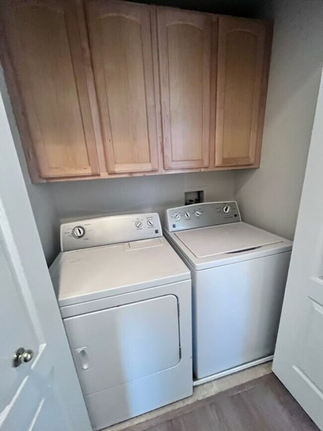 Building Photo - 2 bed / 2 bath Condo in Painted Desert Guard Gated Community