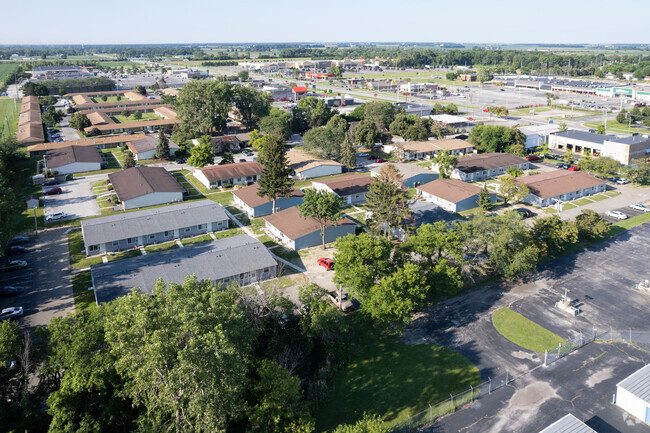 Aerial Photo - Lamplight Court Apartments