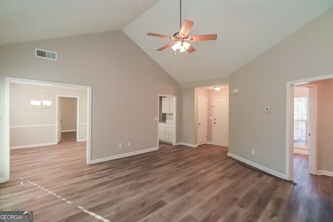 Building Photo - 1530 Range Heights Terrace