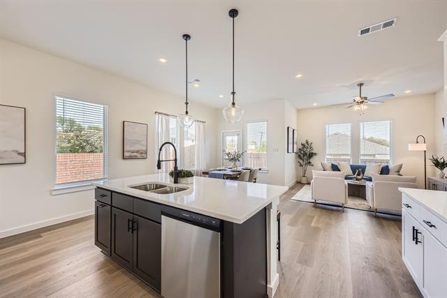 Building Photo - 201 Lily Pad Dr