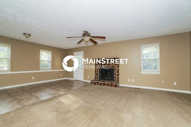 Building Photo - 4872 Pebblebrook Dr