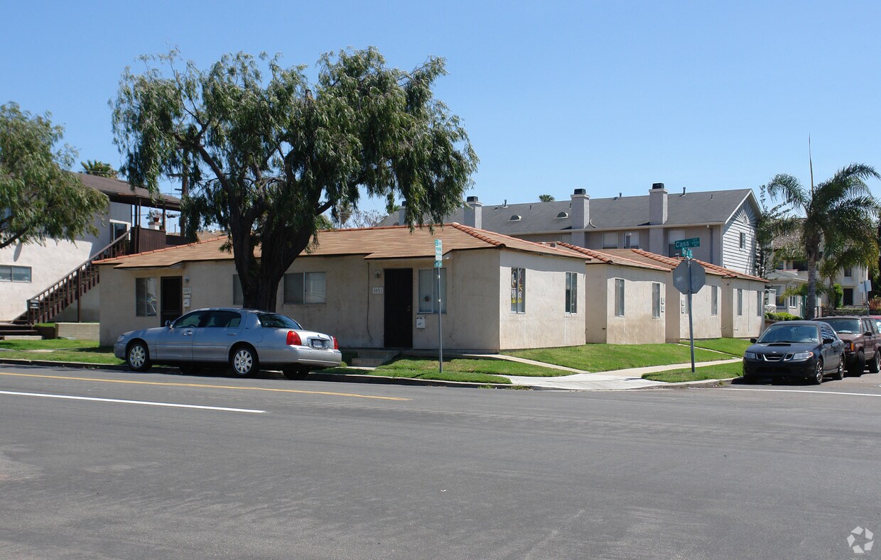 Primary Photo - 5051 Cass St