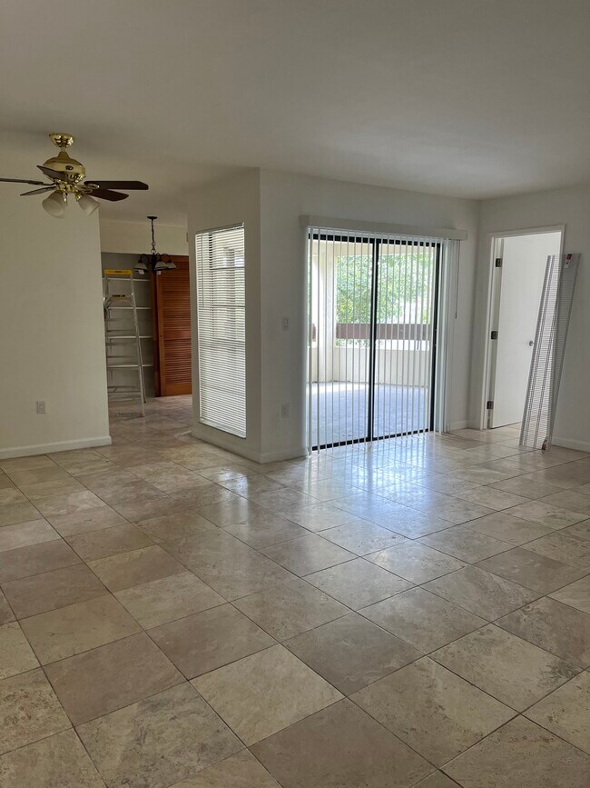Building Photo - 9020 SW 125th Ave