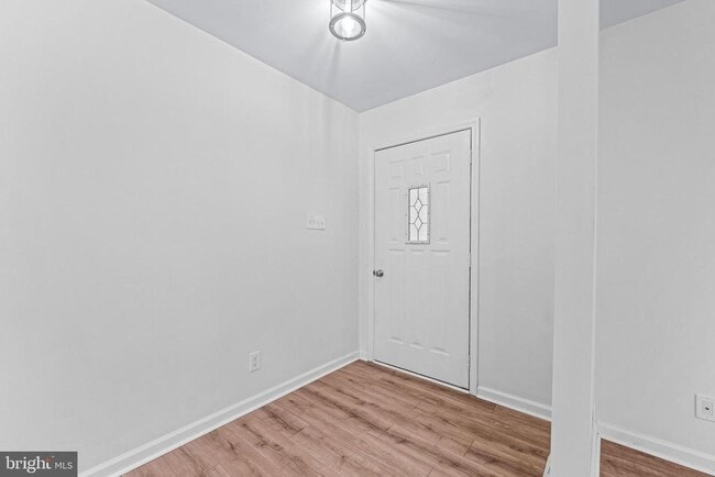 Building Photo - 1150 Garrison Rd