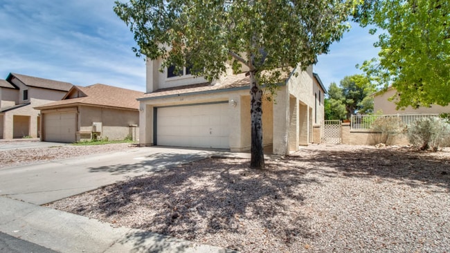 Building Photo - 921 S Val Vista Dr