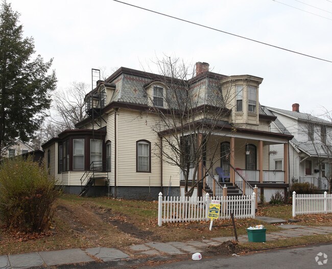 81 Fair St Kingston, NY 12401 Rentals Kingston, NY