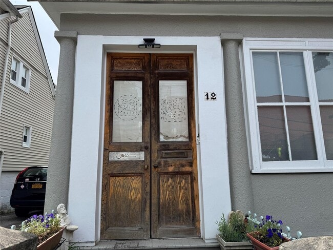 Foto del edificio - 12 Villard Ave