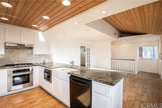 Building Photo - 1620 The Strand