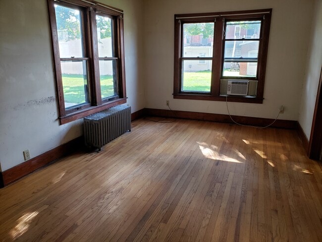 Sala principal - 225 W 16th St