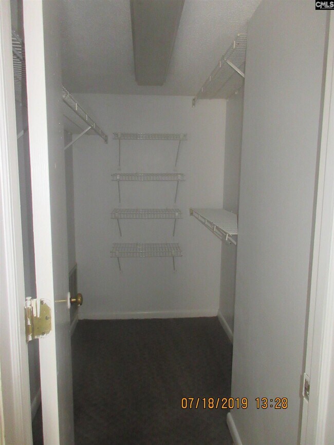 Building Photo - 1600 Park Cir