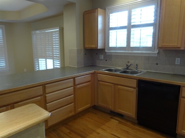 Foto del edificio - 439 Longspur Dr