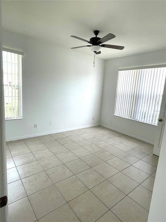 Building Photo - 1156 S Beach Cir