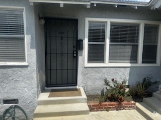 Building Photo - 2576 N Buena Vista St