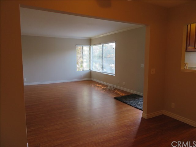 Building Photo - 15 Smokestone