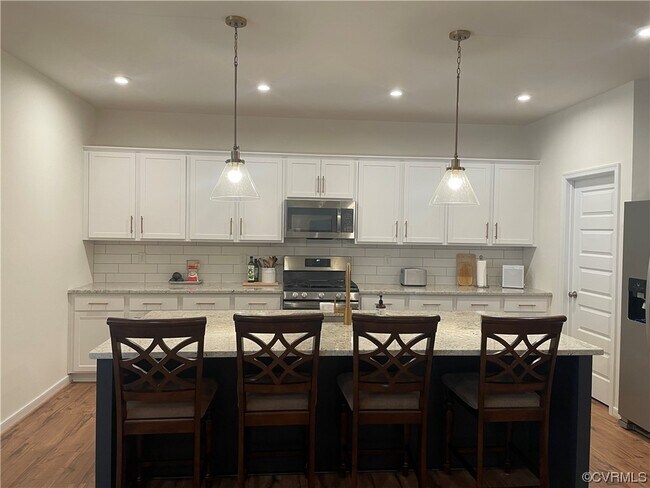 Building Photo - 3013 Fletcher Aly