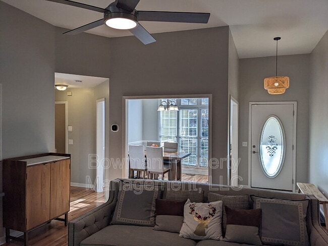 Building Photo - 180 Twin Creek Ct