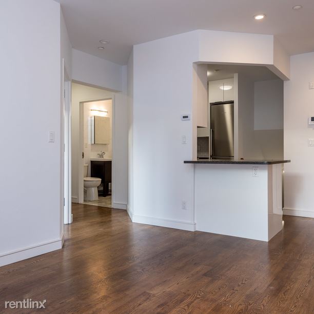 Foto del edificio - 689 Leonard St