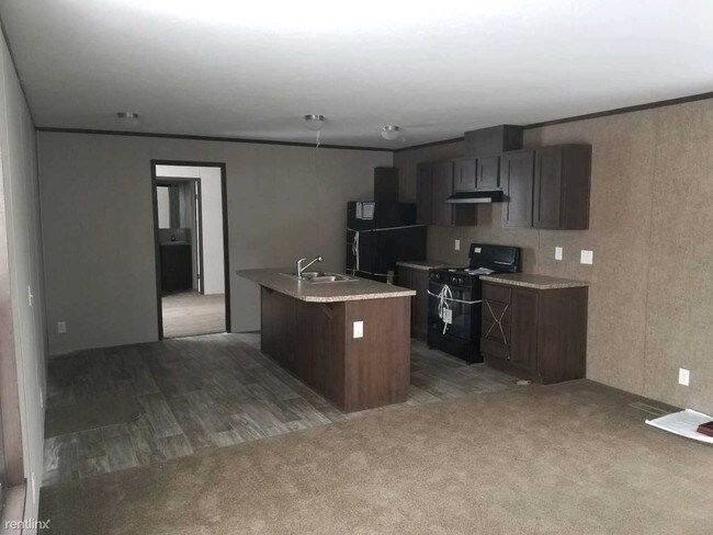 Building Photo - 3 br, 2 bath Mobile Home - 150 Pinewood Est