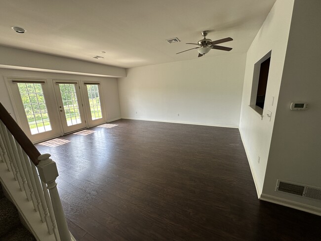 Building Photo - 2056 Deer Run Dr