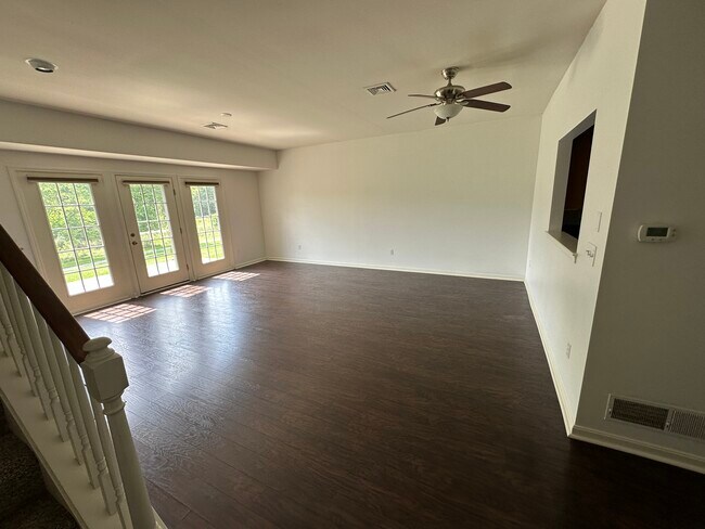 Foto del edificio - 2056 Deer Run Dr