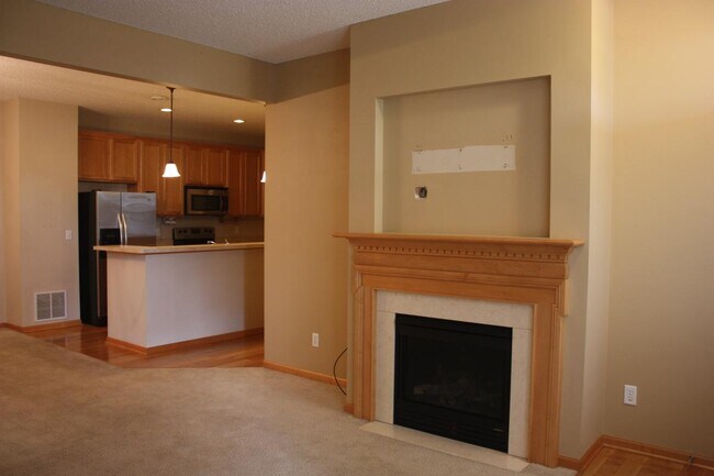 Foto del edificio - 711 Willow Glen Dr