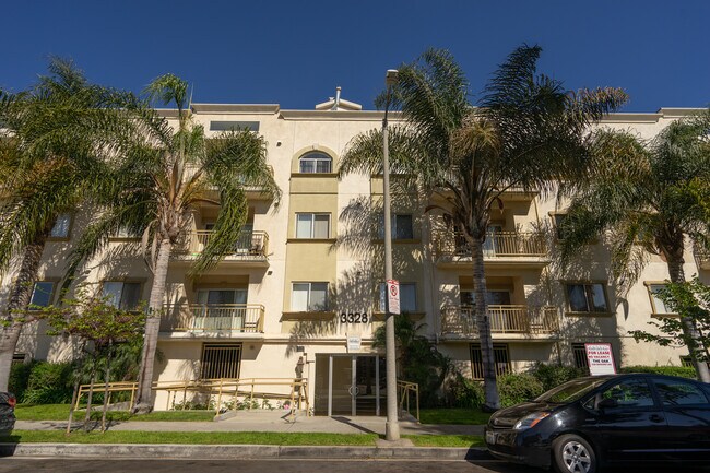 Building Photo - 3328 Oakhurst Ave