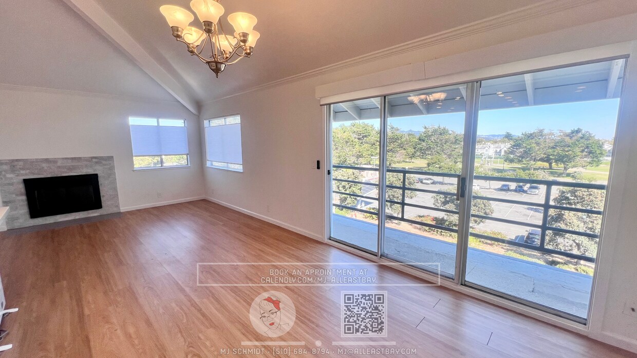 Primary Photo - Top Floor 2 Bedroom 2 bath Condo Overlooki...