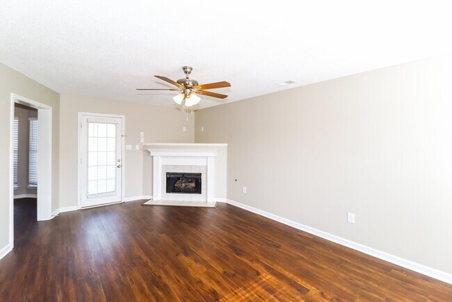 Foto del edificio - 5740 Hunters Chase Dr