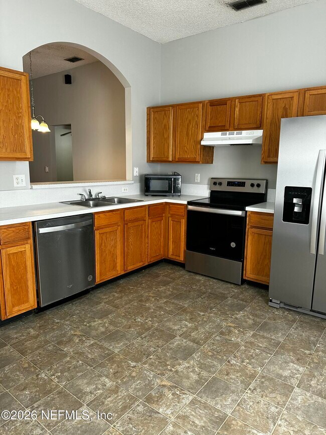 Foto del edificio - 2994 Mikris Dr E