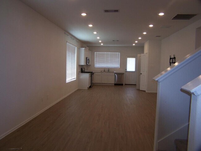 Building Photo - 24006 Steep Climb Dr