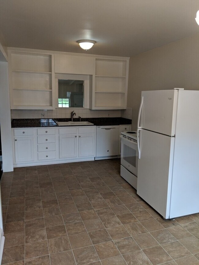 Foto del edificio - 3 Bedroom, 1 Bath - East Nashville Gem, Wa...