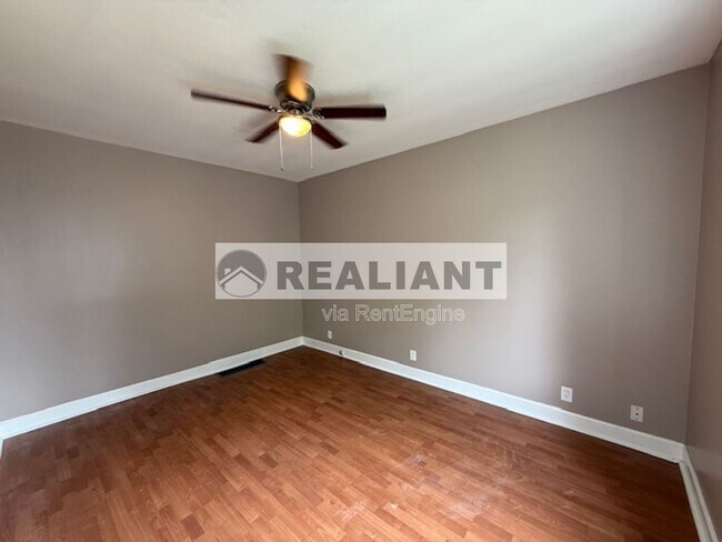 Foto del edificio - 128 W 31st St