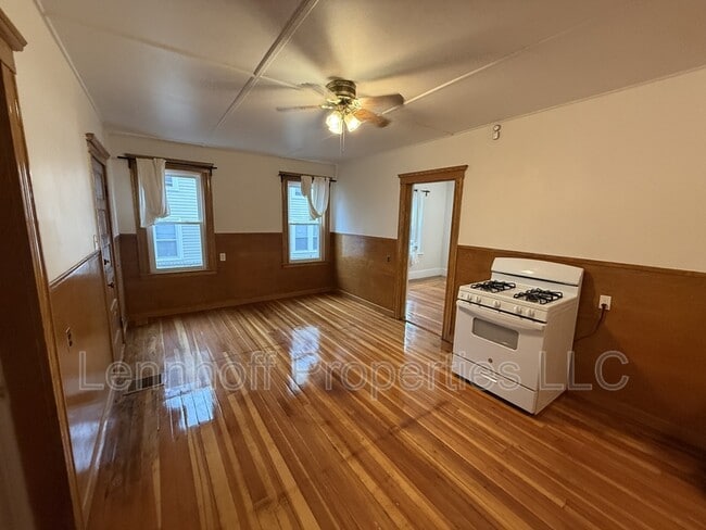 Building Photo - 15 Palmer St