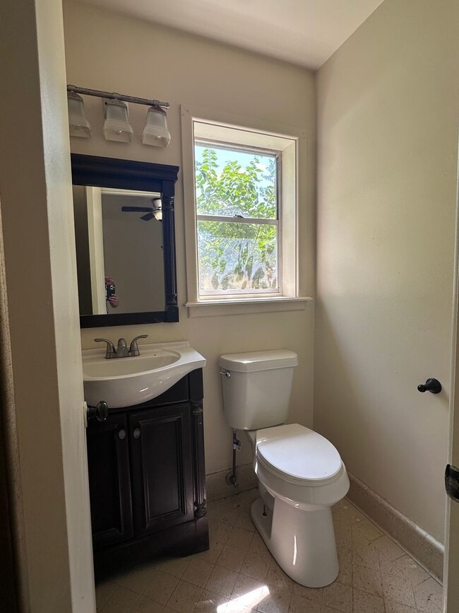 Building Photo - Ready for move in