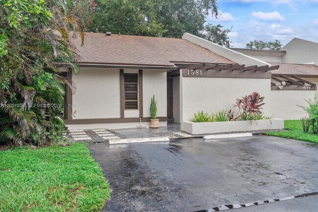 Building Photo - 1581 NW 98th Way