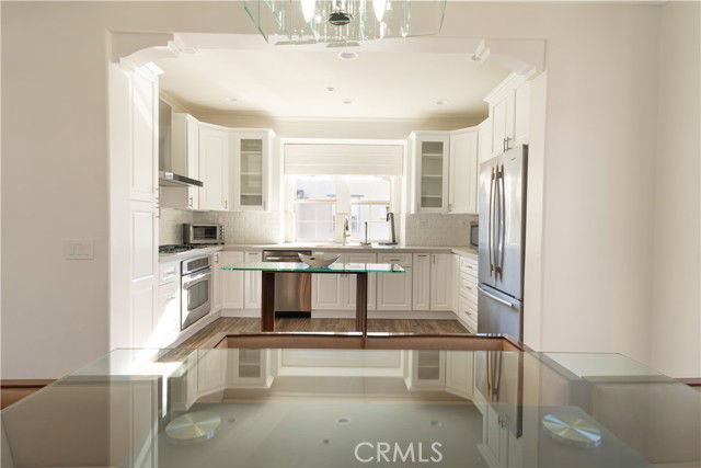 Building Photo - 31 Mandria