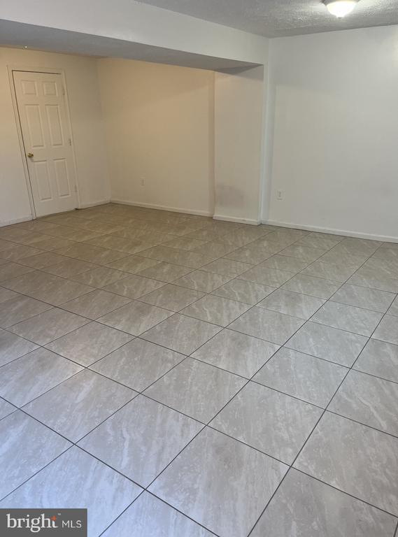 Foto del edificio - 14684 CLOVERDALE Rd