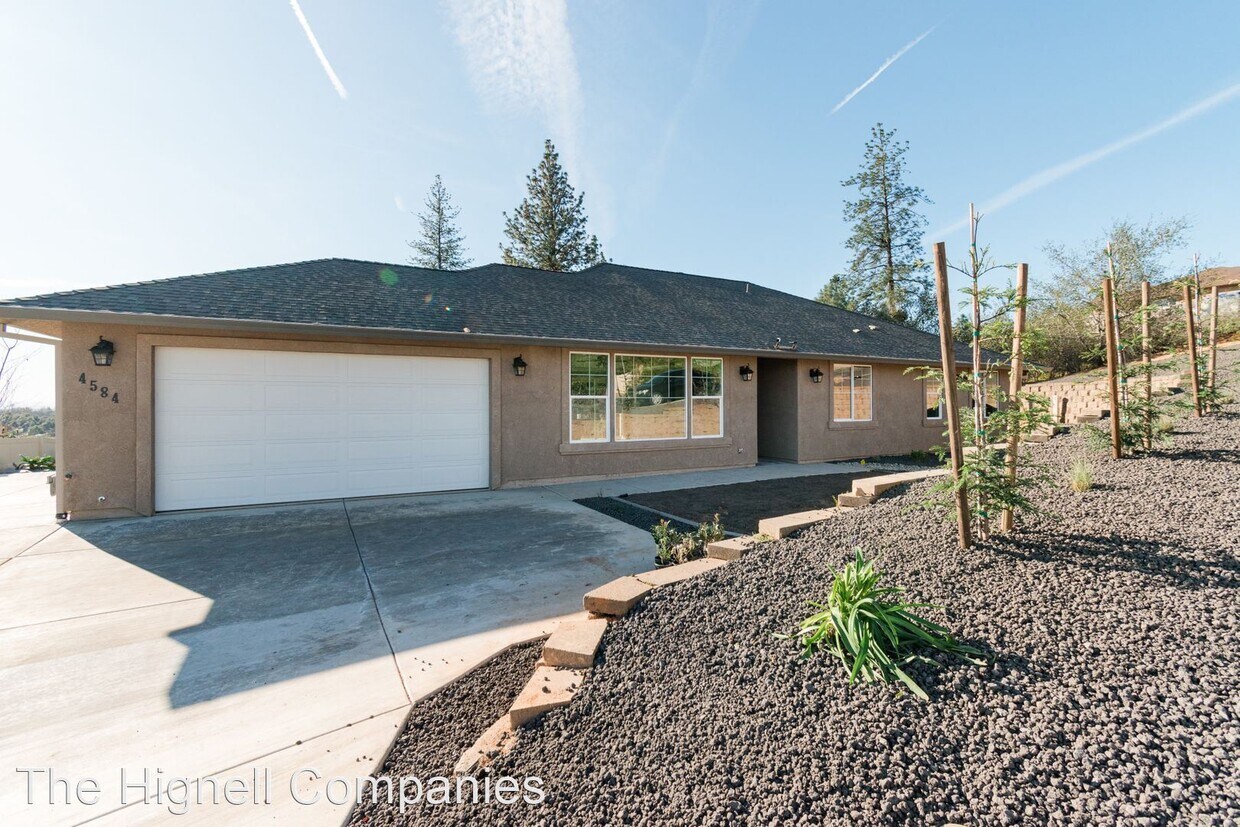 3 br, 2 bath House 4584 Risstay Way House Rental in Shasta Lake, CA