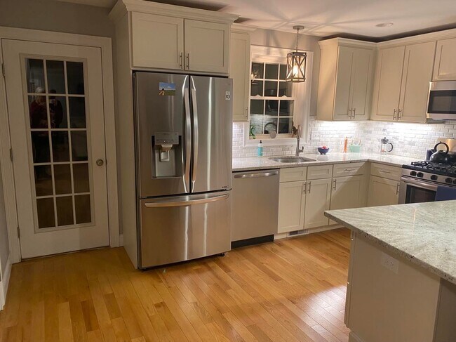 Foto del edificio - 14 Collins Cir