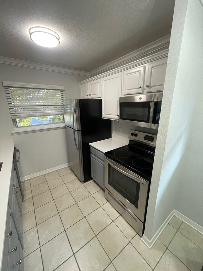 Interior Photo - 6315 Richmond