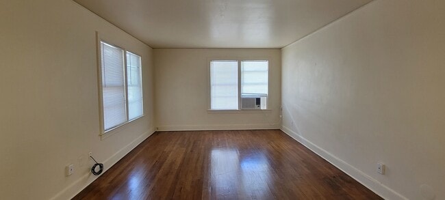 Building Photo - 1/1 in the Historic Duckpond area