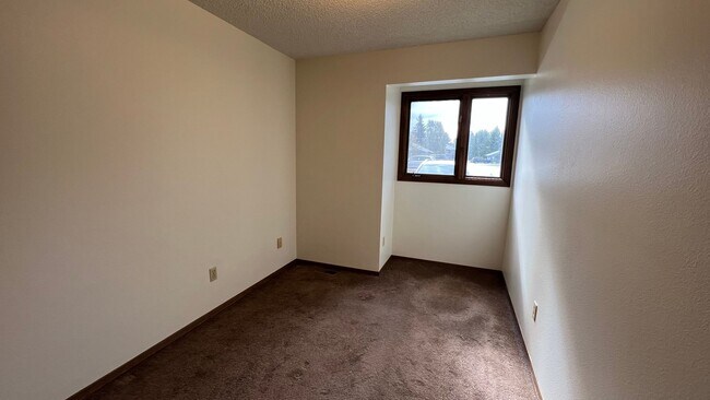 Foto del edificio - Cozy ground floor 1 bedroom with private washer and dryer!