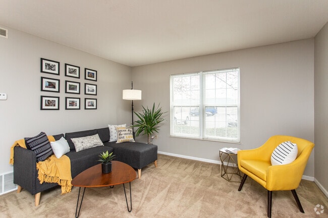 1BR, 1BA - 724 SF - The Cove at Cooper Lakes