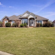 Building Photo - 428 Maribeth Loop