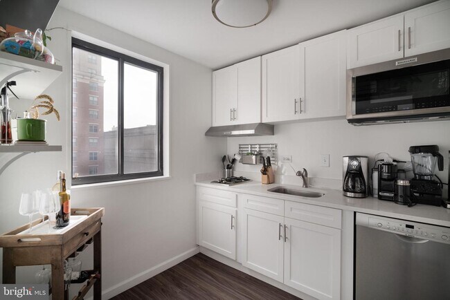 Building Photo - 1420 N St NW