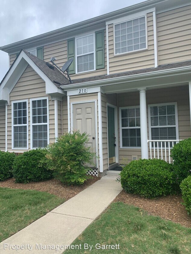 Foto principal - 3 br, 2.5 bath House - 210 Ellis Drive