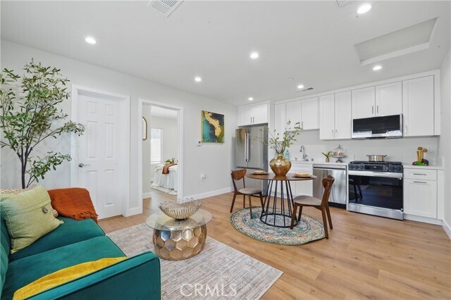Foto del edificio - 8140 Vantage Ave
