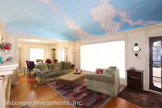 Building Photo - 2 br, 1.5 bath House - 1048 Mandana Blvd.