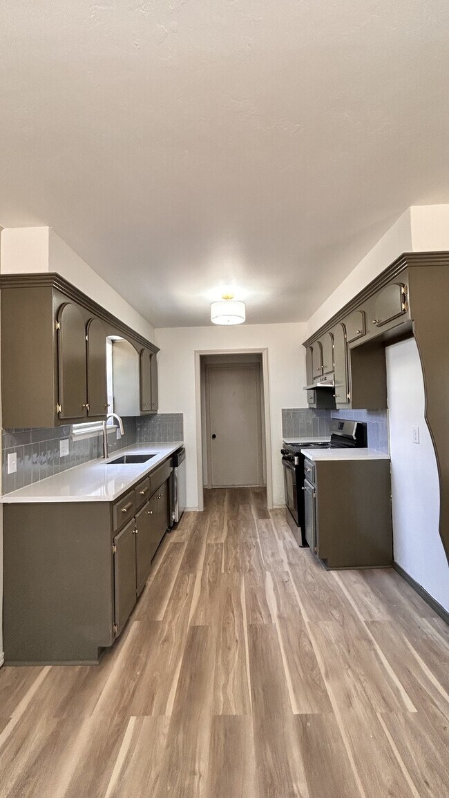 Foto del edificio - 726 Garden Grove